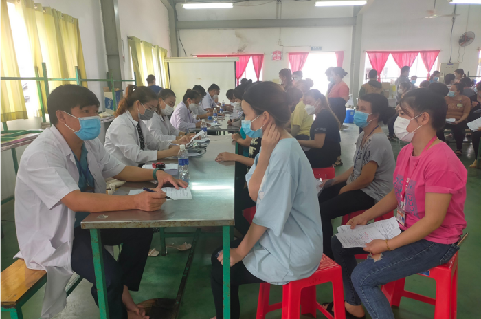 Đồng Phú tiêm vắc xin phòng COVID-19 liều nhắc lại cho 5.100 công nhân
