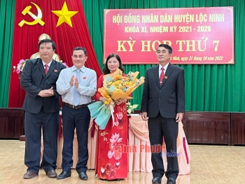 Bà Lê Thị Ánh Tuyết được bầu giữ chức Phó Chủ tịch UBND huyện Lộc Ninh
