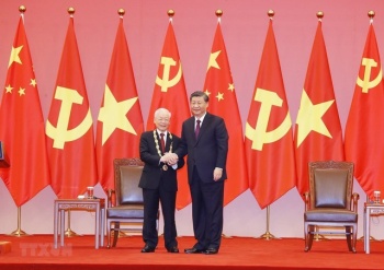 Tổng Bí thư, Chủ tịch nước CHND Trung Hoa Tập Cận Bình trao Huân chương Hữu nghị tặng Tổng Bí thư Nguyễn Phú Trọng