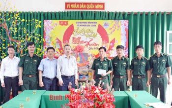 Lãnh đạo tỉnh thăm, chúc tết các đơn vị lực lượng vũ trang ở Lộc Ninh