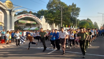 Đồng Phú phát động Ngày chạy Olympic vì sức khỏe toàn dân