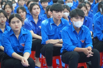 Tuyên truyền về biển, đảo cho học sinh Trường THPT Nguyễn Khuyến