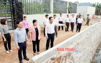 Chủ tịch UBND tỉnh Trần Tuệ Hiền kiểm tra các dự án trọng điểm tại Đồng Xoài
