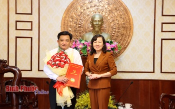 Trao quyết định bổ nhiệm Phó Trưởng ban Tổ chức Tỉnh ủy Bình Phước