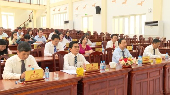 Chơn Thành tổ chức Kỳ họp thứ 8 Hội đồng nhân dân thị xã khóa 12