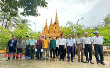 Các già làng tiêu biểu tỉnh Bình Phước học tập kinh nghiệm tại Tây Nam Bộ