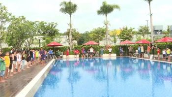 Chơn Thành tổ chức dạy bơi cho hơn 100 em học sinh