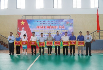 Phú Riềng tổ chức giải bóng đá thiếu nhi U13
