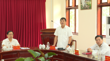 Thường trực Thị ủy Chơn Thành giao ban với Đảng ủy các xã, phường