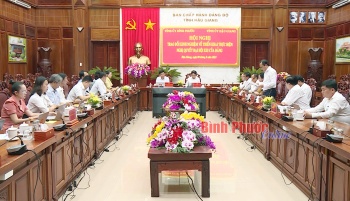 Bình Phước và Hậu Giang trao đổi kinh nghiệm về triển khai thực hiện Nghị quyết XIII của Đảng