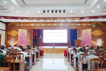 Phú Riềng tổ chức hội nghị nghiên cứu, quán triệt các văn bản mới