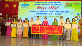 Chơn Thành kỷ niệm Ngày Nhà giáo Việt Nam