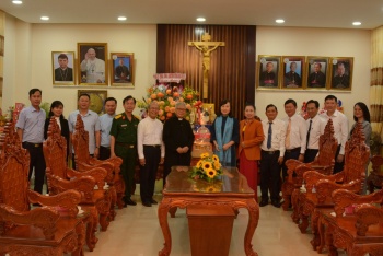 Lãnh đạo tỉnh Bình Phước chúc mừng Giáng sinh và năm mới tại Tòa Giám mục Ban Mê Thuột