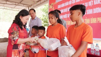 Tặng 170 phần quà tết tại Lộc Ninh
