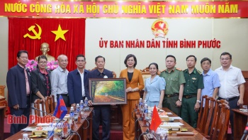 Đoàn công tác Bộ Y tế Campuchia thăm và làm việc tại Bình Phước