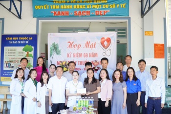Phú Riềng thăm, chúc mừng các cơ sở y tế nhân Ngày Thầy thuốc Việt Nam