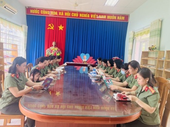 Hội Phụ nữ cơ sở Khối an ninh II hưởng ứng Ngày sách và Văn hóa đọc Việt Nam