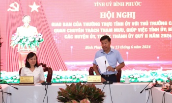 Thường trực Tỉnh ủy giao ban với cấp ủy quý II