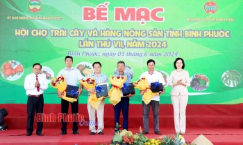 Bế mạc Hội chợ trái cây và hàng nông sản tỉnh Bình Phước lần thứ VII