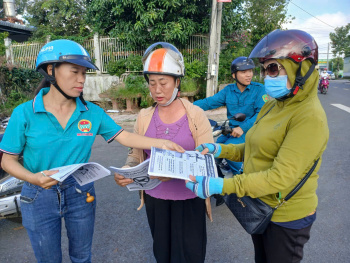 Tân Đồng ra quân diệt lăng quăng phòng chống sốt xuất huyết