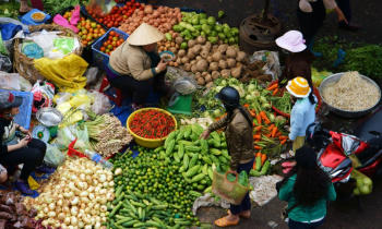 Tăng cường công tác cung ứng hàng hóa thiết yếu phục vụ nhân dân các địa phương bị ảnh hưởng của cơn bão số 3