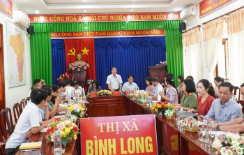 Ban Tôn giáo Chính phủ làm việc với thị xã Bình Long