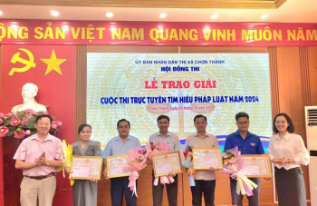 Chơn Thành trao giải Cuộc thi trực tuyến "Tìm hiểu pháp luật” trên địa bàn thị xã