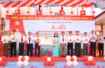 Trường tiểu học Lê Hoàn đạt chuẩn quốc gia mức độ 1