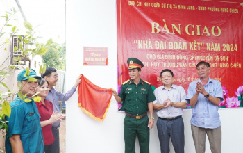 Bình Long bàn giao 3 căn nhà đại đoàn kết