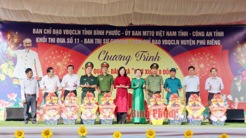 400 phần quà yêu thương từ 'Tết quân - dân' và 'Chợ xuân 0 đồng'