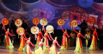 Tiếp tục xây dựng và phát triển văn học, nghệ thuật trong thời kỳ mới