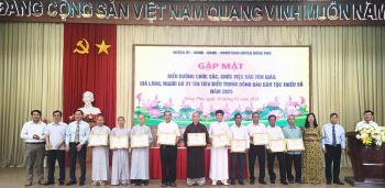 Đồng Phú gặp mặt, biểu dương chức sắc, chức việc, già làng, người có uy tín