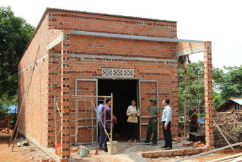 Phân bổ nguồn tiết kiệm 5% chi thường xuyên hỗ trợ xóa nhà tạm, nhà dột nát