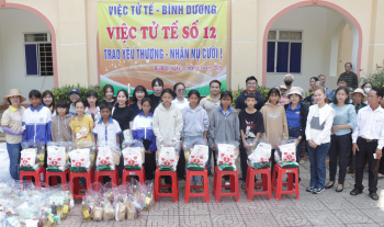 170 phần quà trao cho người khuyết tật, học sinh có hoàn cảnh khó khăn