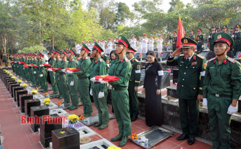 Truy điệu, an táng 17 hài cốt liệt sĩ
