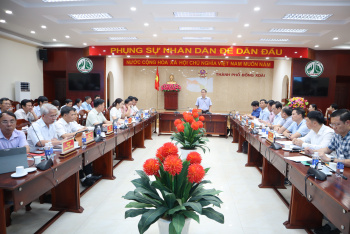 Phó Chủ tịch UBND tỉnh Lê Trường Sơn làm việc với UBND thành phố Đồng Xoài