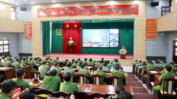 Công an tỉnh phát động đợt sinh hoạt chính trị đặc biệt