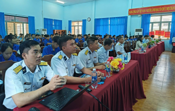 Tuyên truyền về biển, đảo cho học sinh Đồng Phú