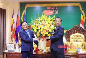 UBMTTQ Việt Nam tỉnh Bình Phước thăm, chúc tết các tỉnh giáp biên thuộc Vương quốc Campuchia