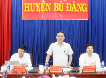 Phó Chủ tịch UBND tỉnh Lê Trường Sơn làm việc với huyện Bù Đăng