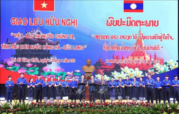Giao lưu hữu nghị Việt - Lào: 'Tình sâu hơn nước Hồng Hà - Cửu Long'