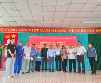 Chơn Thành: Thăm, tặng quà nạn nhân chất độc da cam/dioxin