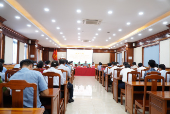 Trưởng ban Tổ chức Tỉnh uỷ làm việc với Ban Thường vụ Huyện ủy Phú Riềng