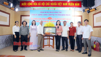 Lãnh đạo tỉnh thăm, chúc mừng các cơ quan báo chí nhân kỷ niệm 100 năm Ngày Báo chí cách mạng Việt Nam