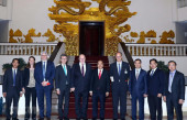 Thủ tướng Nguyễn Xuân Phúc chụp ảnh chung với các đại biểu tại buổi tiếp Bộ trưởng Peter Altmaier