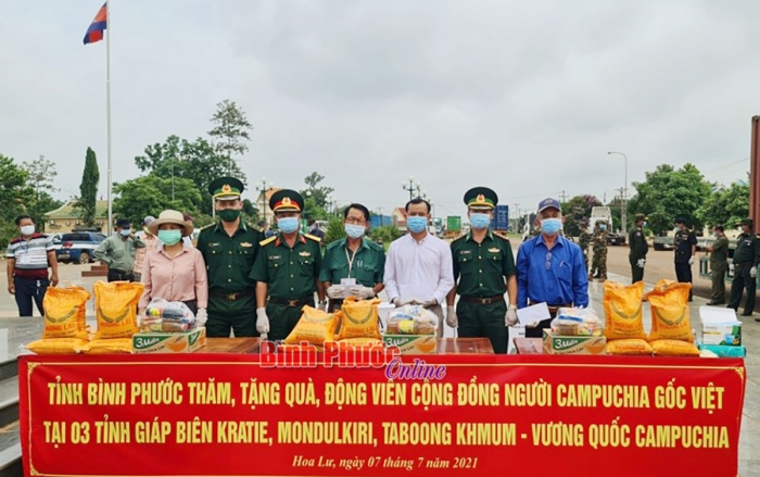 Giúp đỡ kiều bào gốc Việt sinh sống tại Campuchia vượt qua đại dịch