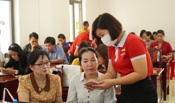 Bình Long tập huấn sử dụng phần mềm và ứng dụng Sổ tay đảng viên điện tử tỉnh Bình Phước