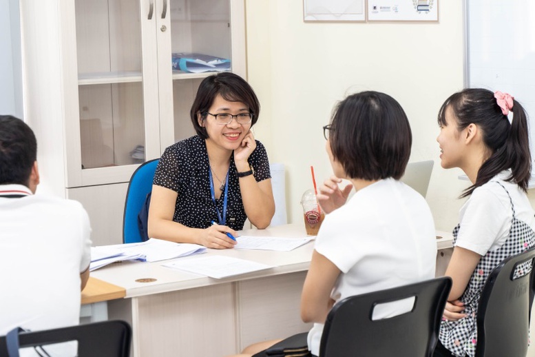 Người học là trung tâm, không phân biệt đối xử; bảo đảm bình đẳng, khách quan, chuẩn mực giữa người học với người thực hiện công tác tư vấn học đường