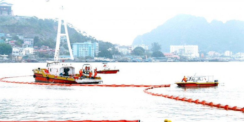 Ứng phó sự cố tràn dầu