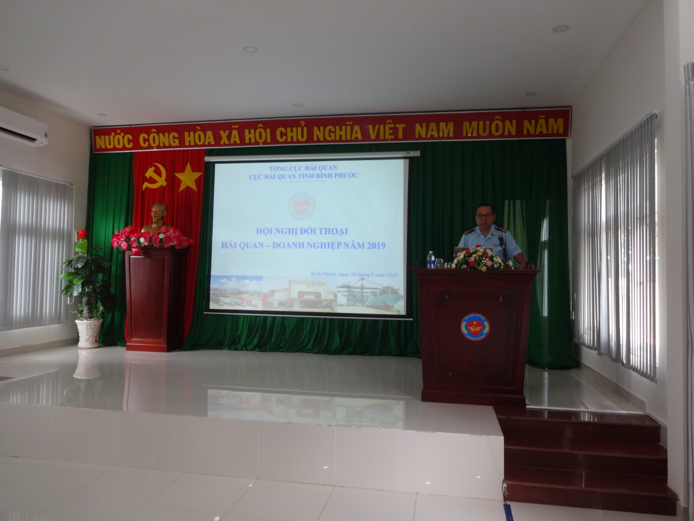 Đồng chí Võ Tri Tâm - Cục trưởng cục Hải quan tỉnh Bình Phước phát biểu
